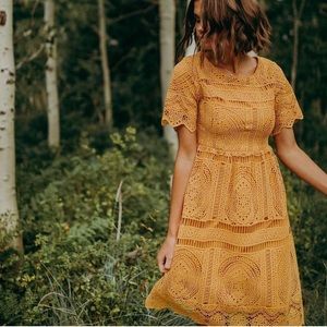 Piper and Scoot mustard short sleeve dress L